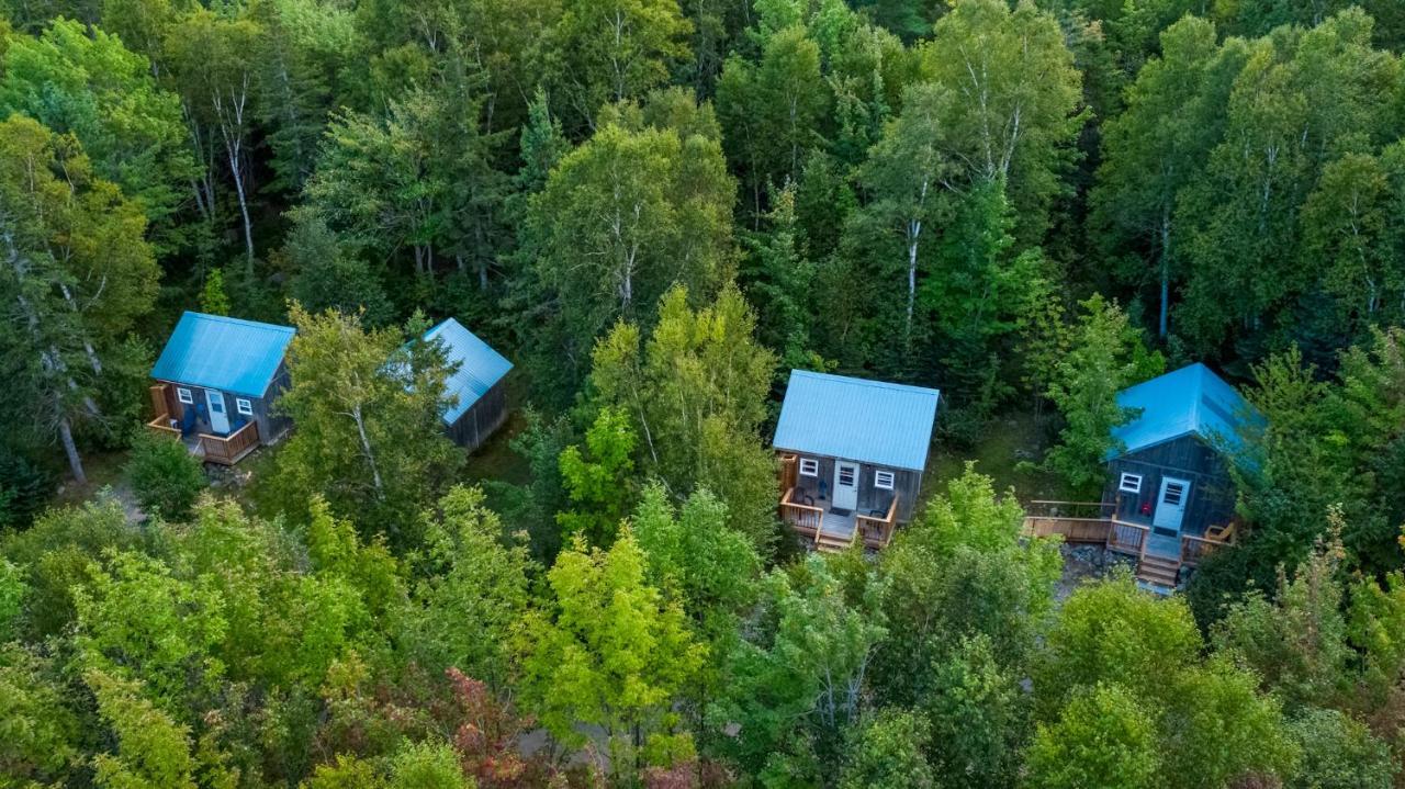 Trailside Accommodations And Outdoor Adventures Birch Plain Exterior foto